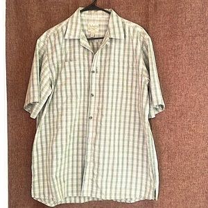 Like New CABELAS MENS BUTTON UP SHIRT